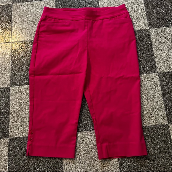 NWOT Chico's Brigitte Pull On River Slim Capris- Size 10 - Picture 2 of 8